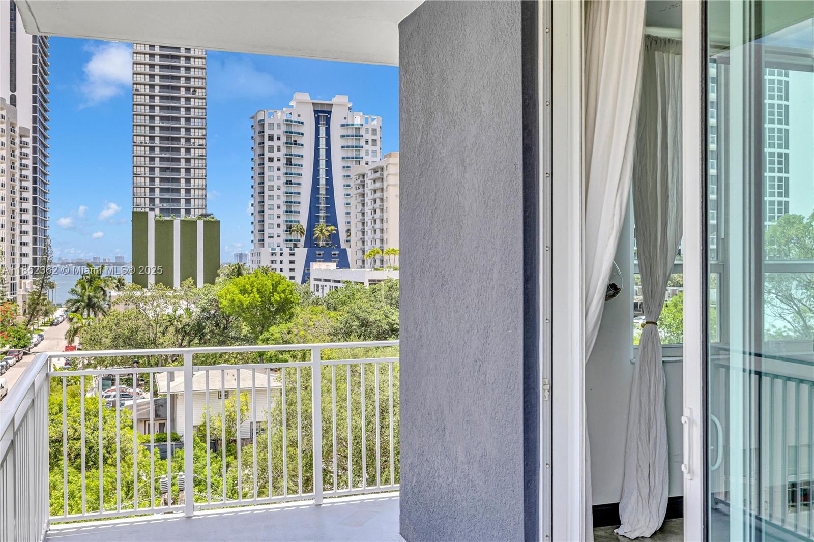 UPTOWN LOFTS CONDO - Residential