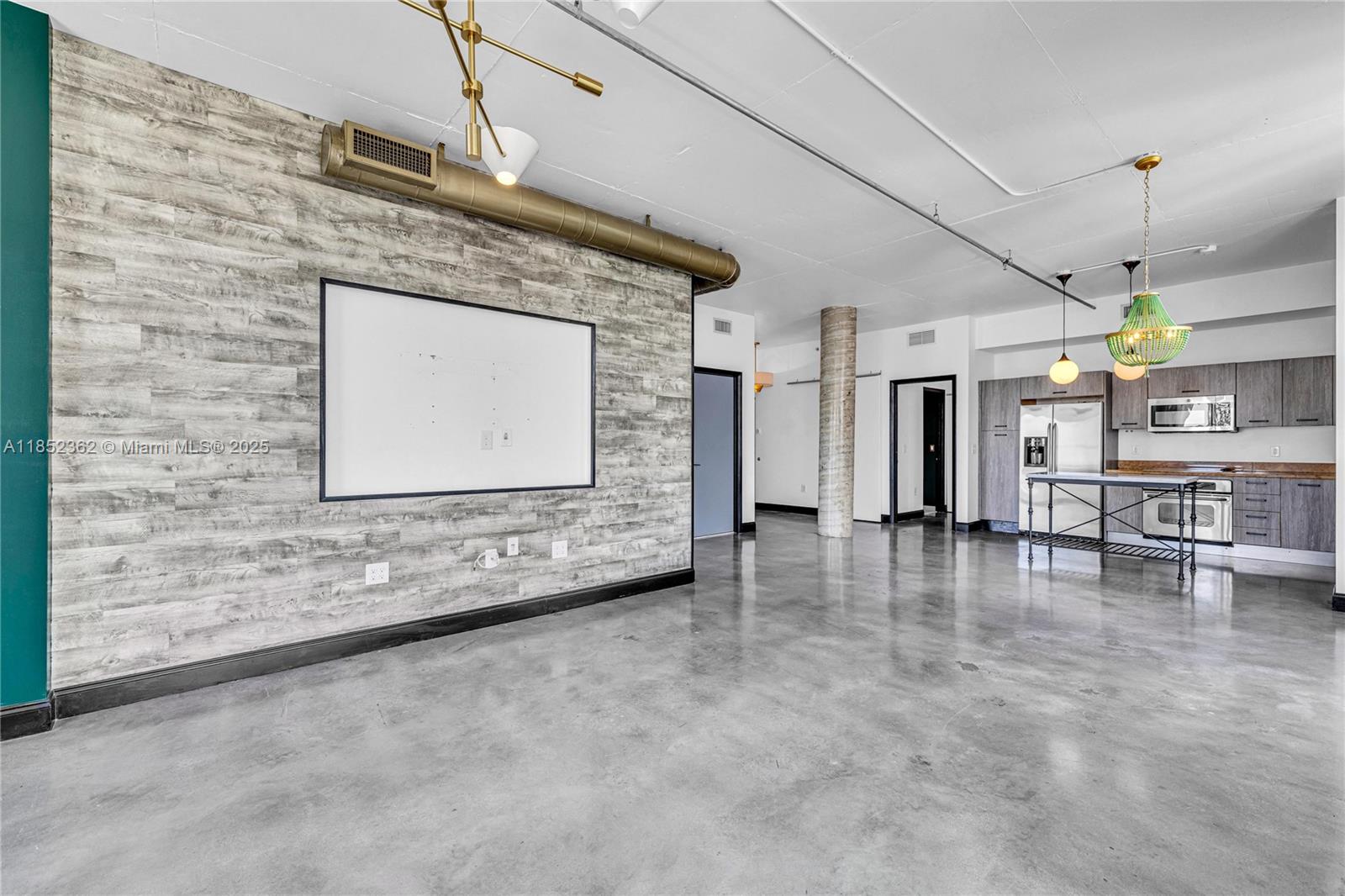 UPTOWN LOFTS CONDO - Residential