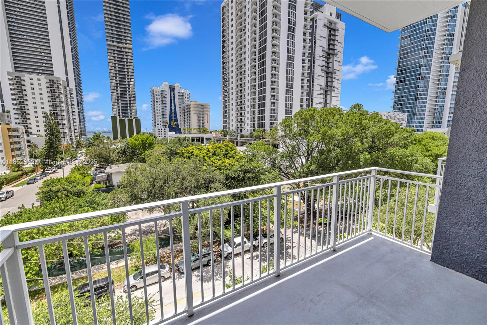 UPTOWN LOFTS CONDO - Residential