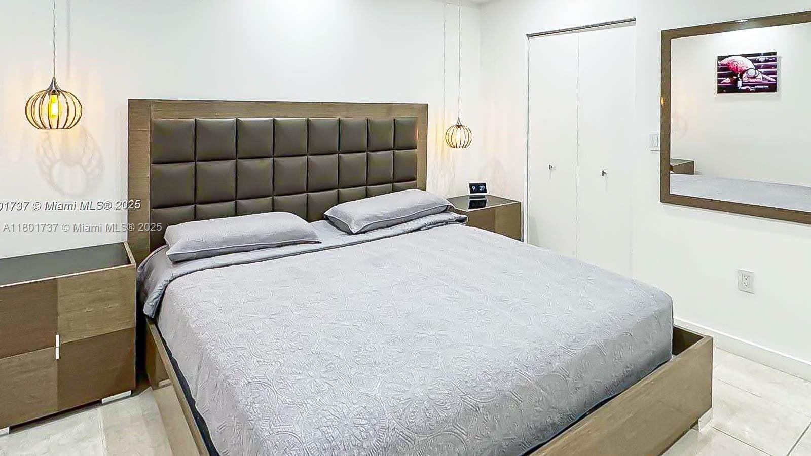 KENDALE LAKES NORTH - Residential