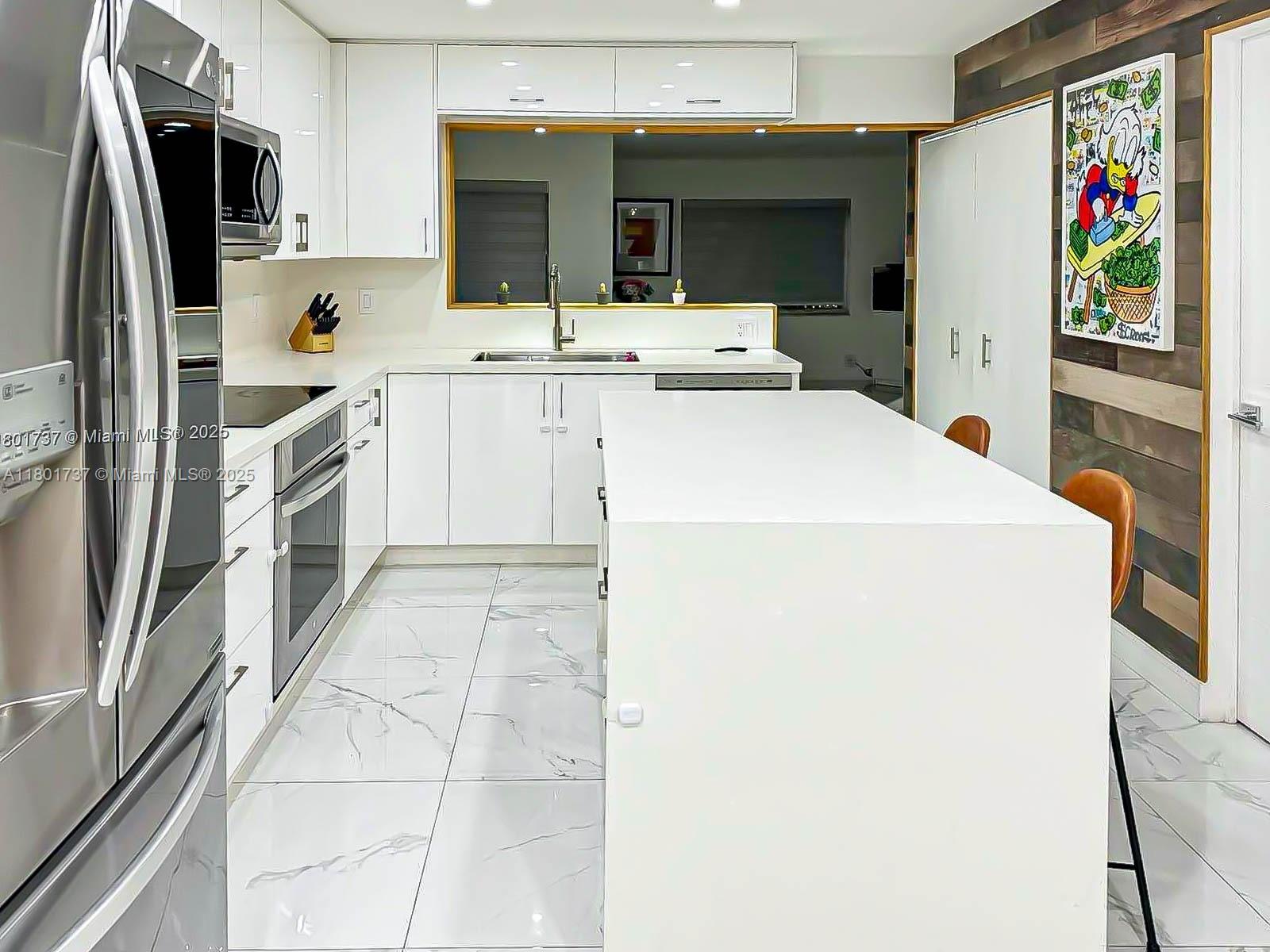 KENDALE LAKES NORTH - Residential