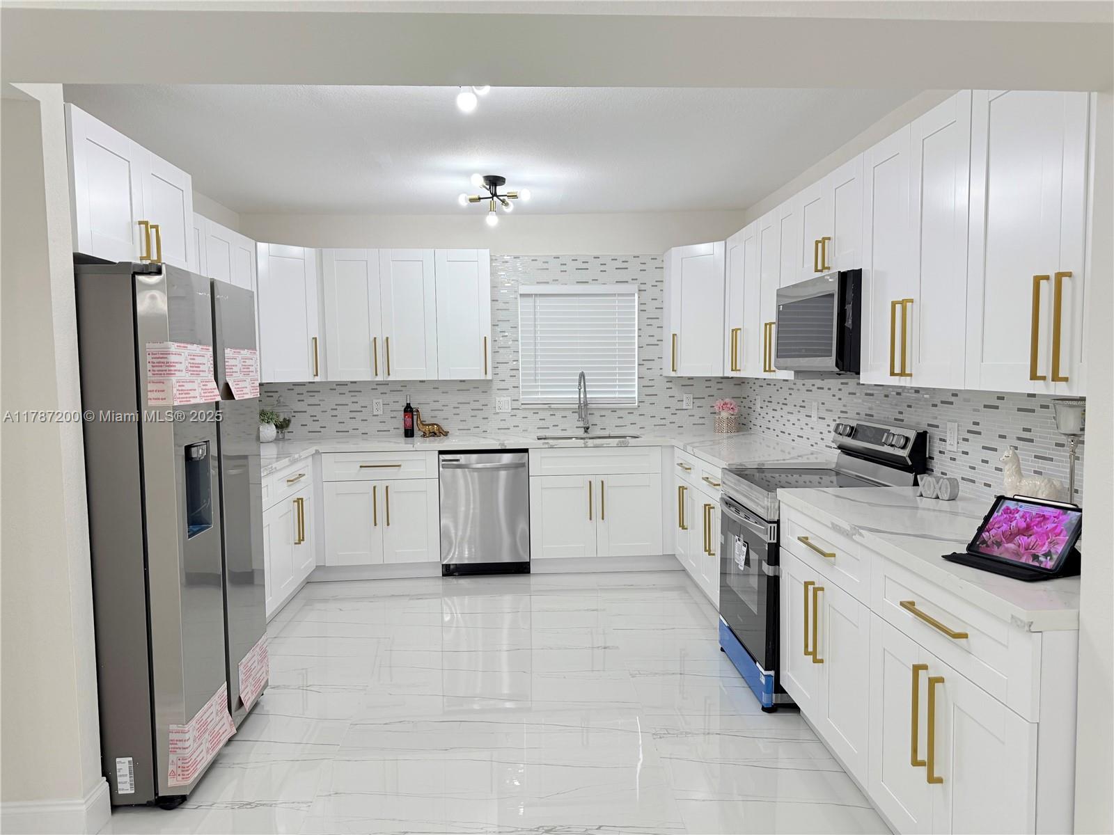 LINCOLN HEIGHTS RESUB - Residential