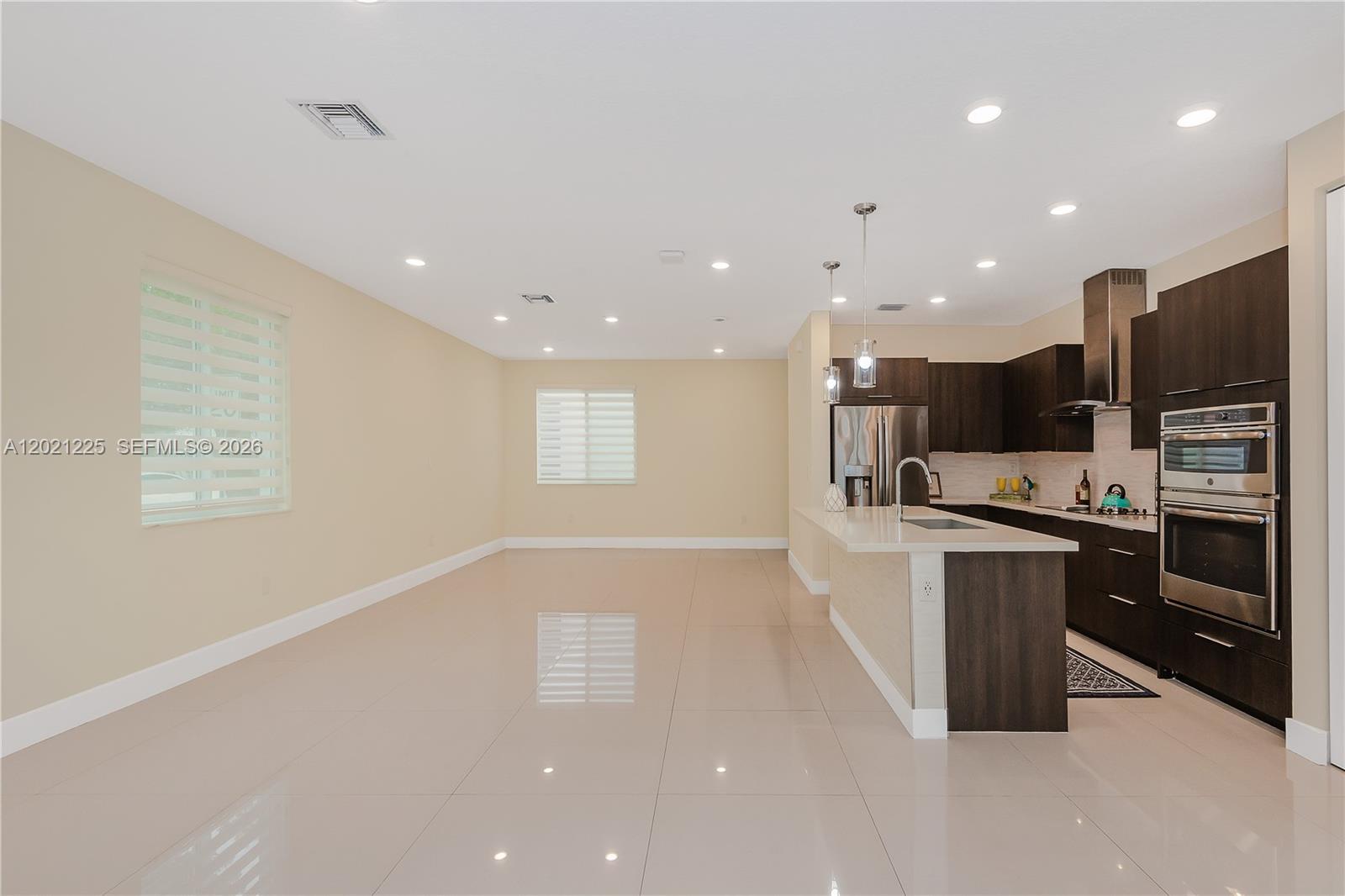LANDMARK AT DORAL CENTRAL - Residential