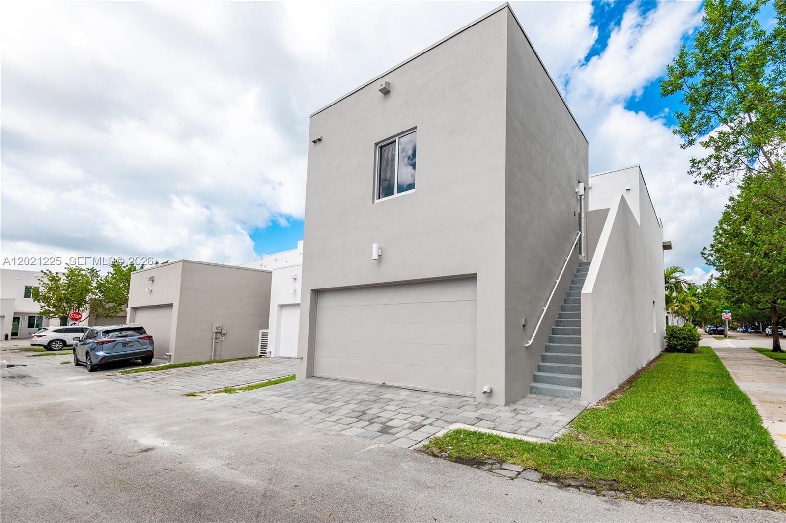 LANDMARK AT DORAL CENTRAL - Residential