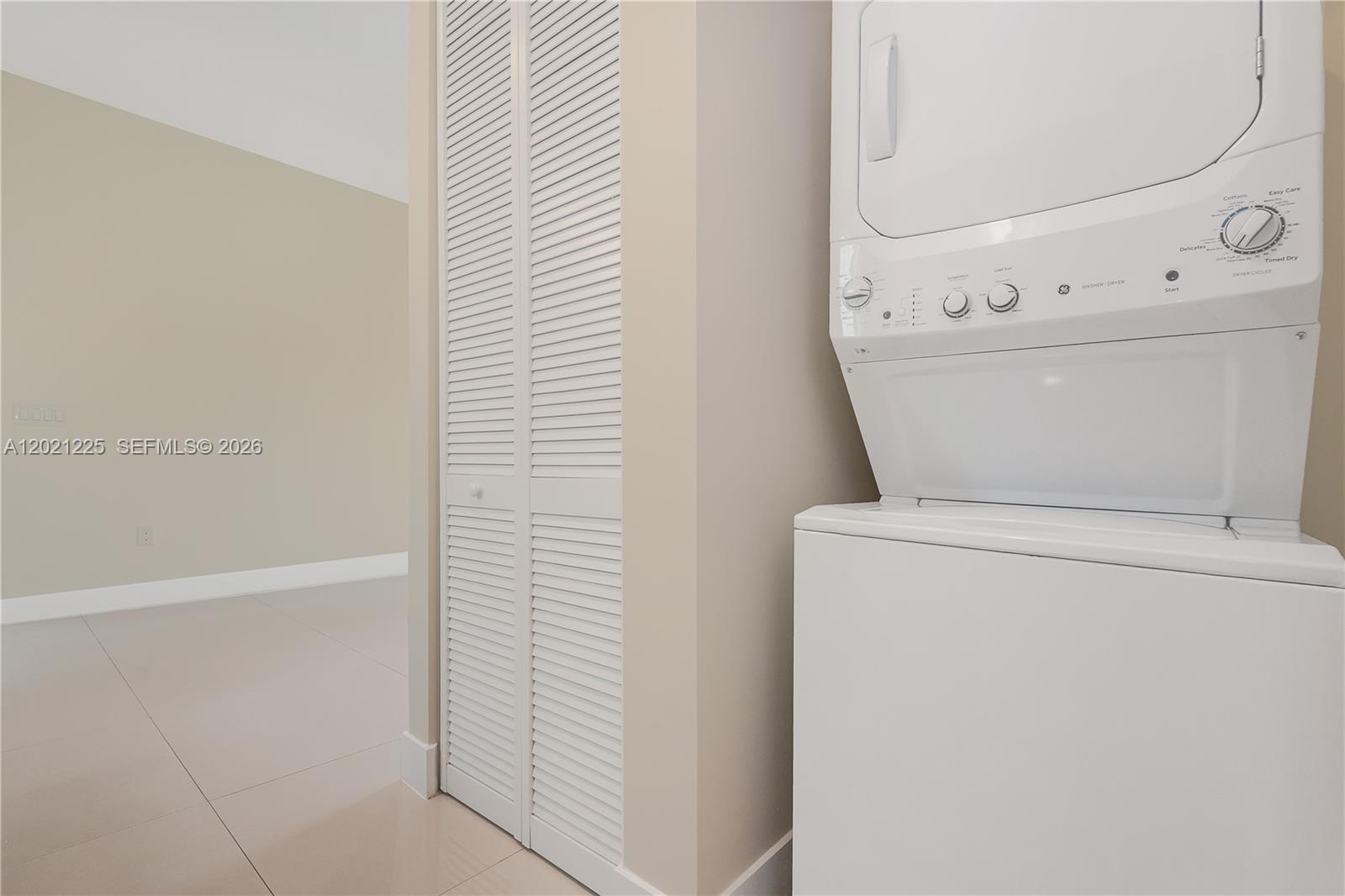 LANDMARK AT DORAL CENTRAL - Residential