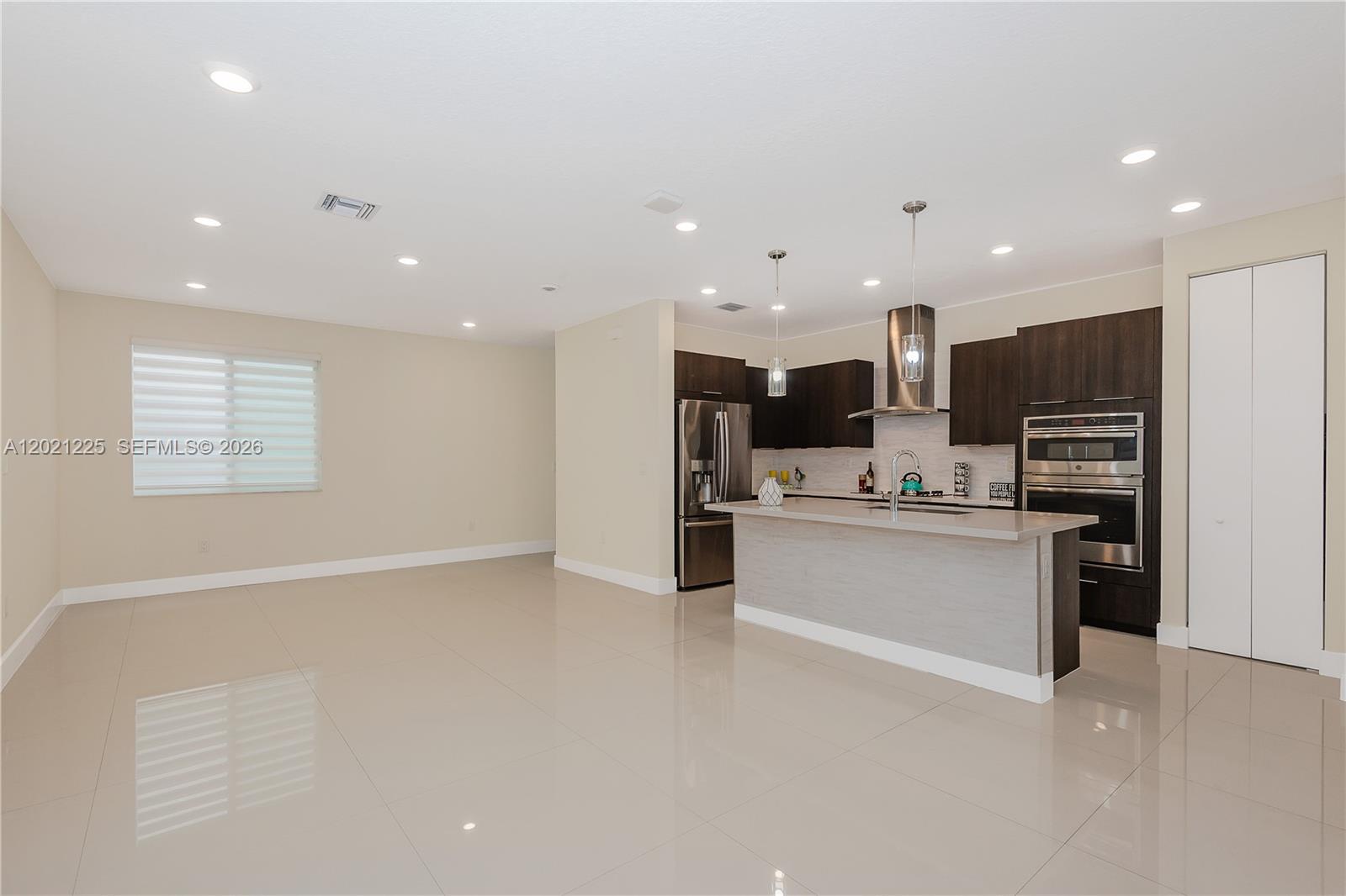 LANDMARK AT DORAL CENTRAL - Residential