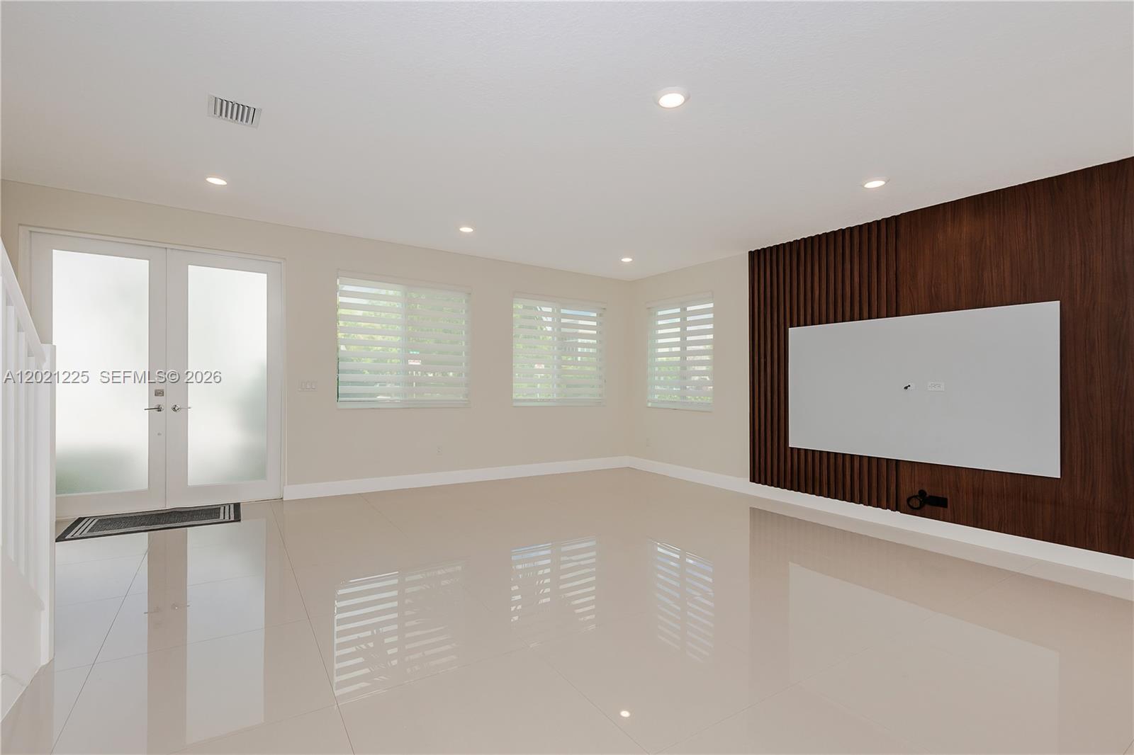 LANDMARK AT DORAL CENTRAL - Residential