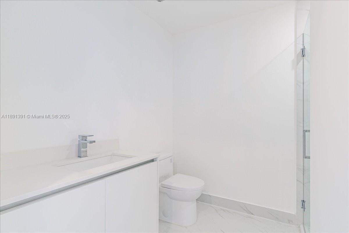 AREA RESERVE MIAMI - Residential Lease