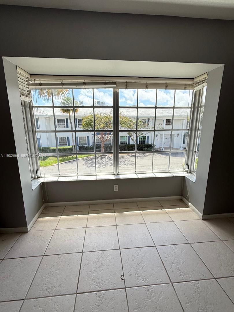 IMPERIAL POINT COLONNADES - Residential Lease