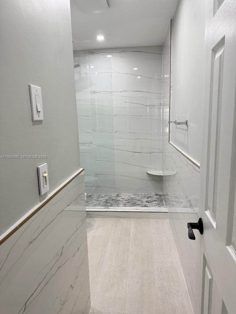 IMPERIAL POINT COLONNADES - Residential Lease