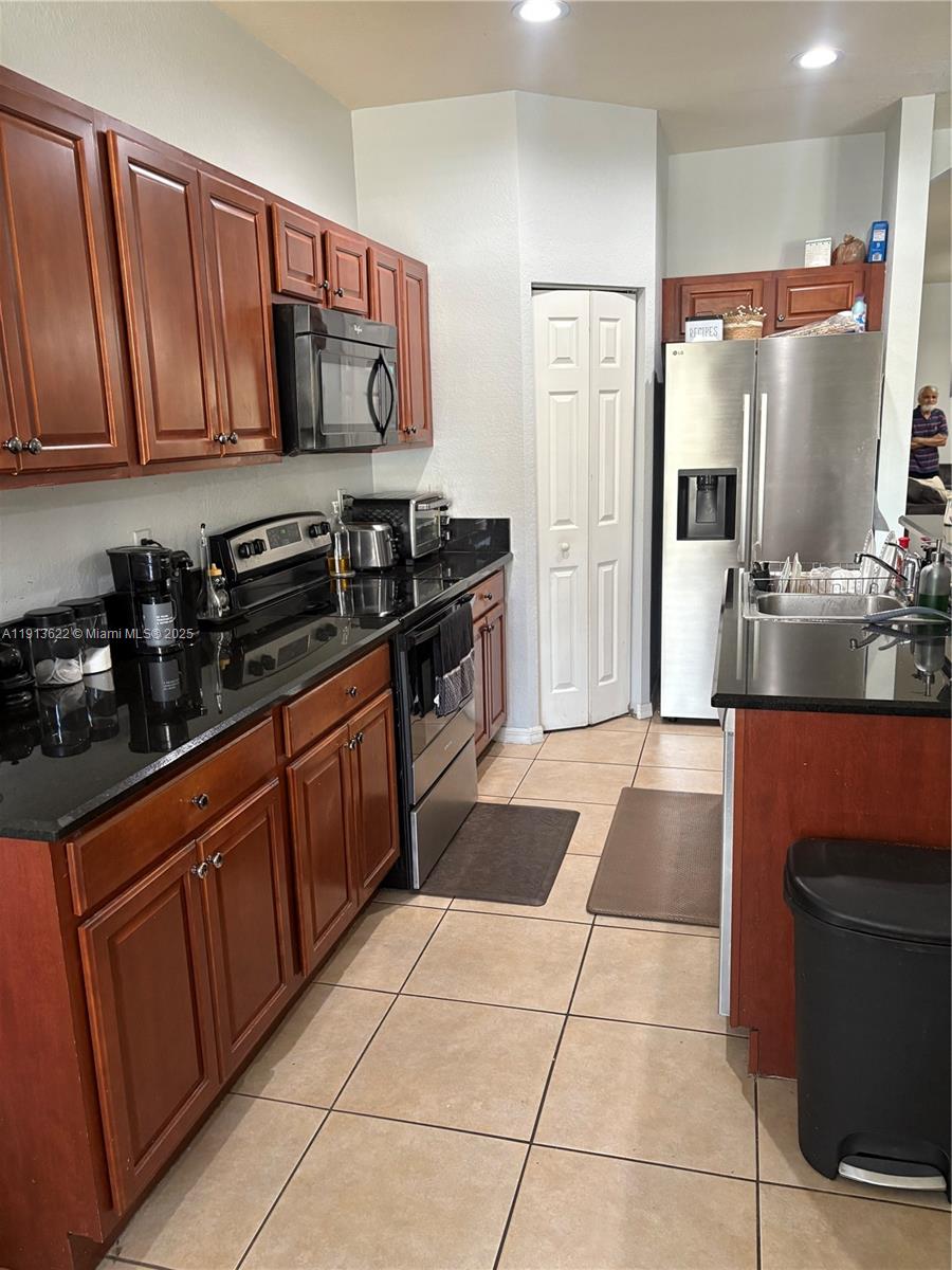 HAMPTON HILLS CONDO - Residential Lease