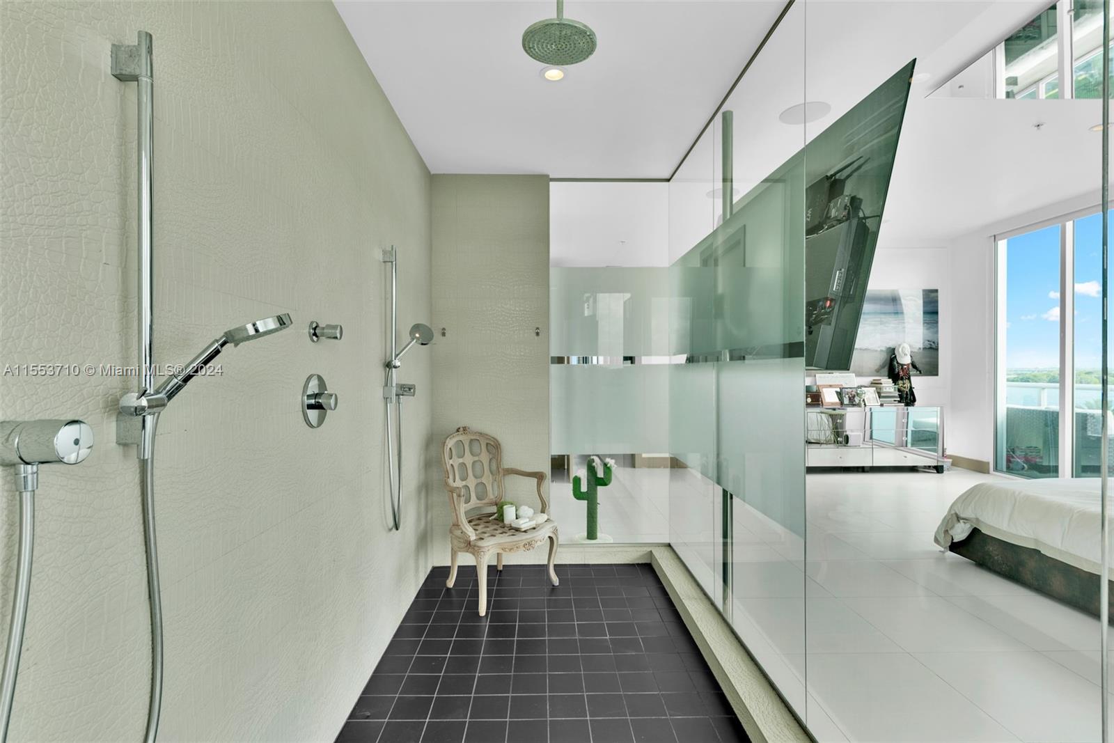 IOS ON THE BAY CONDO - Residential