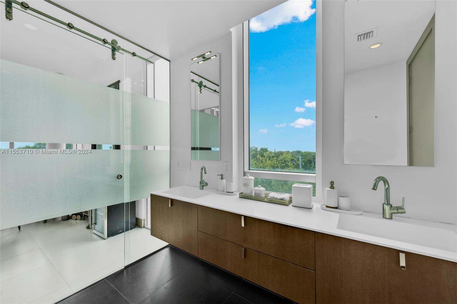 IOS ON THE BAY CONDO - Residential