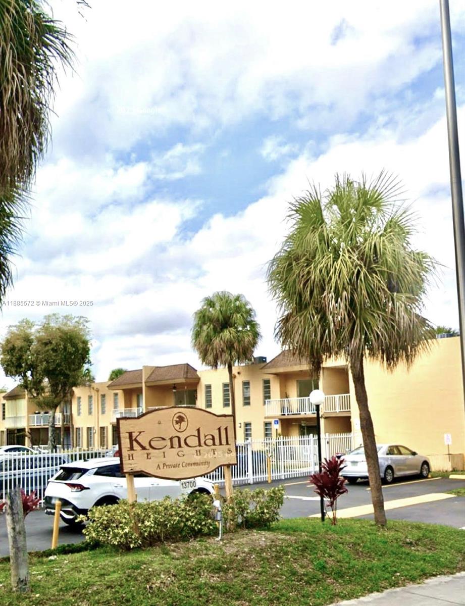 KENDALL HEIGHTS CONDO - Residential