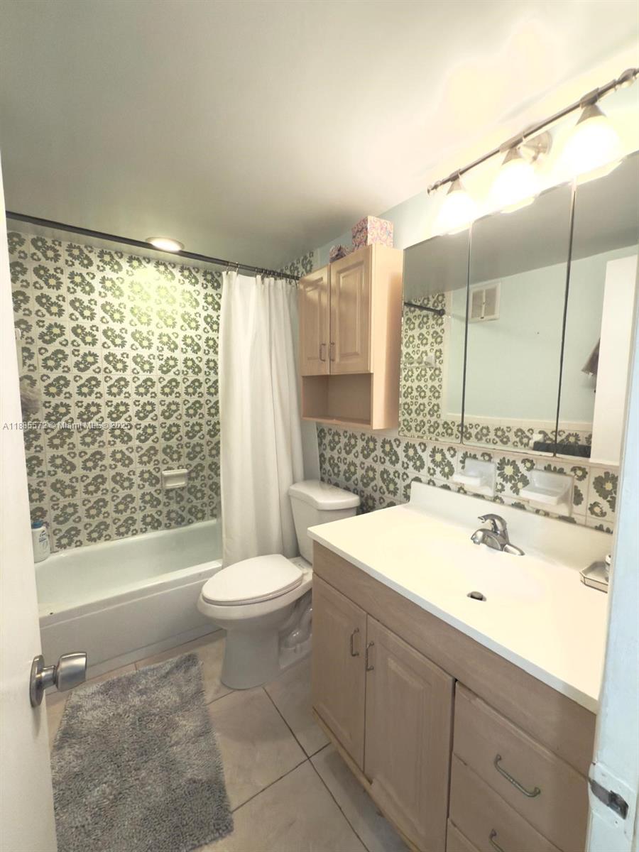 KENDALL HEIGHTS CONDO - Residential