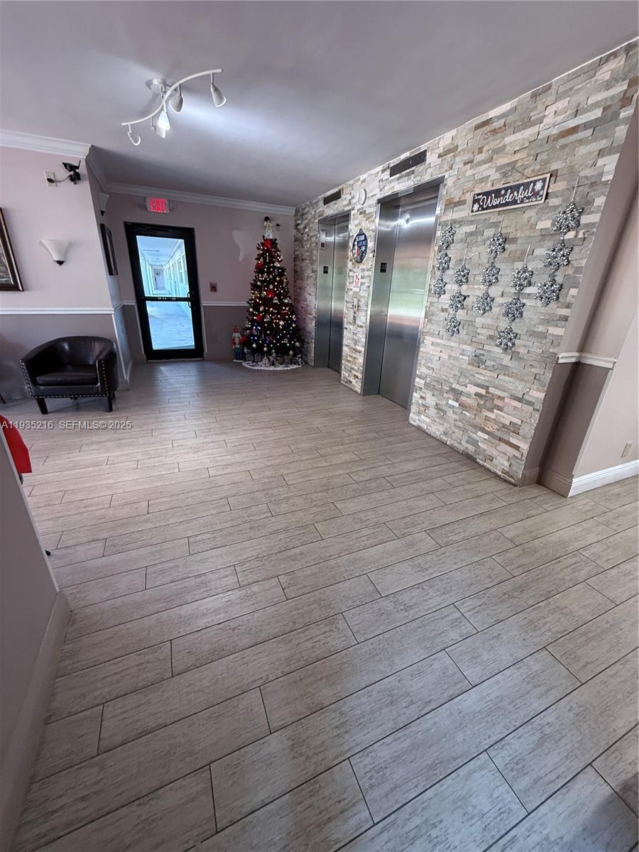 3250 N Palm Aire Dr 508