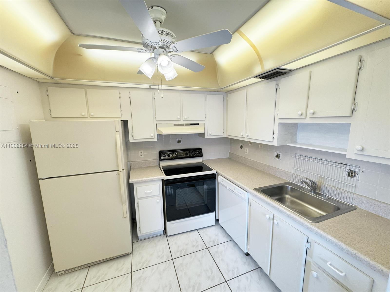 KINGS POINT SAXONY CONDOS - Residential Lease