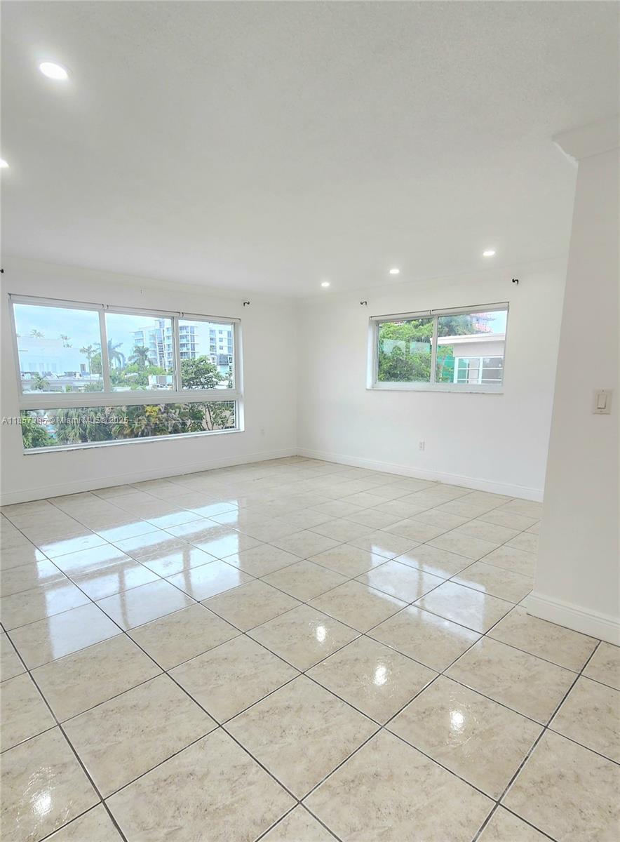 CHATILLON HALL CONDOMINIU - Residential Lease