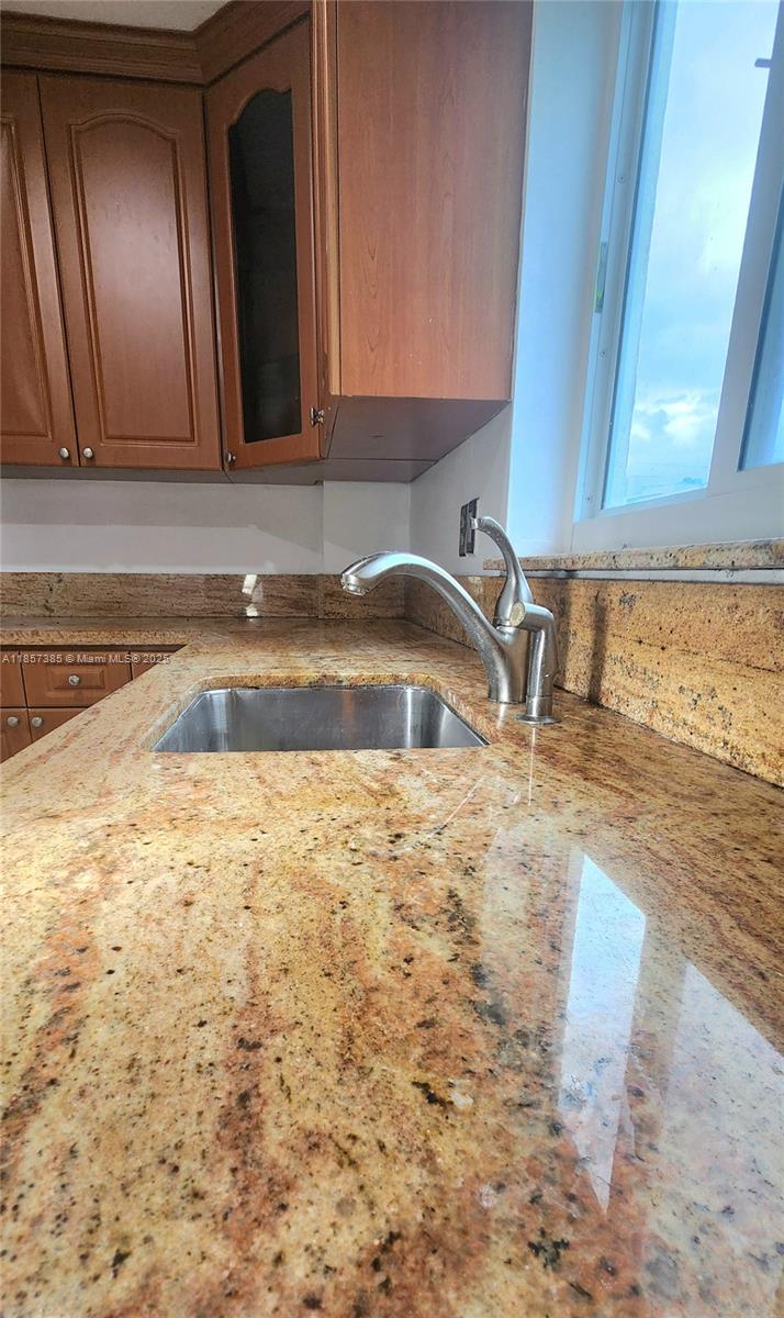 CHATILLON HALL CONDOMINIU - Residential Lease