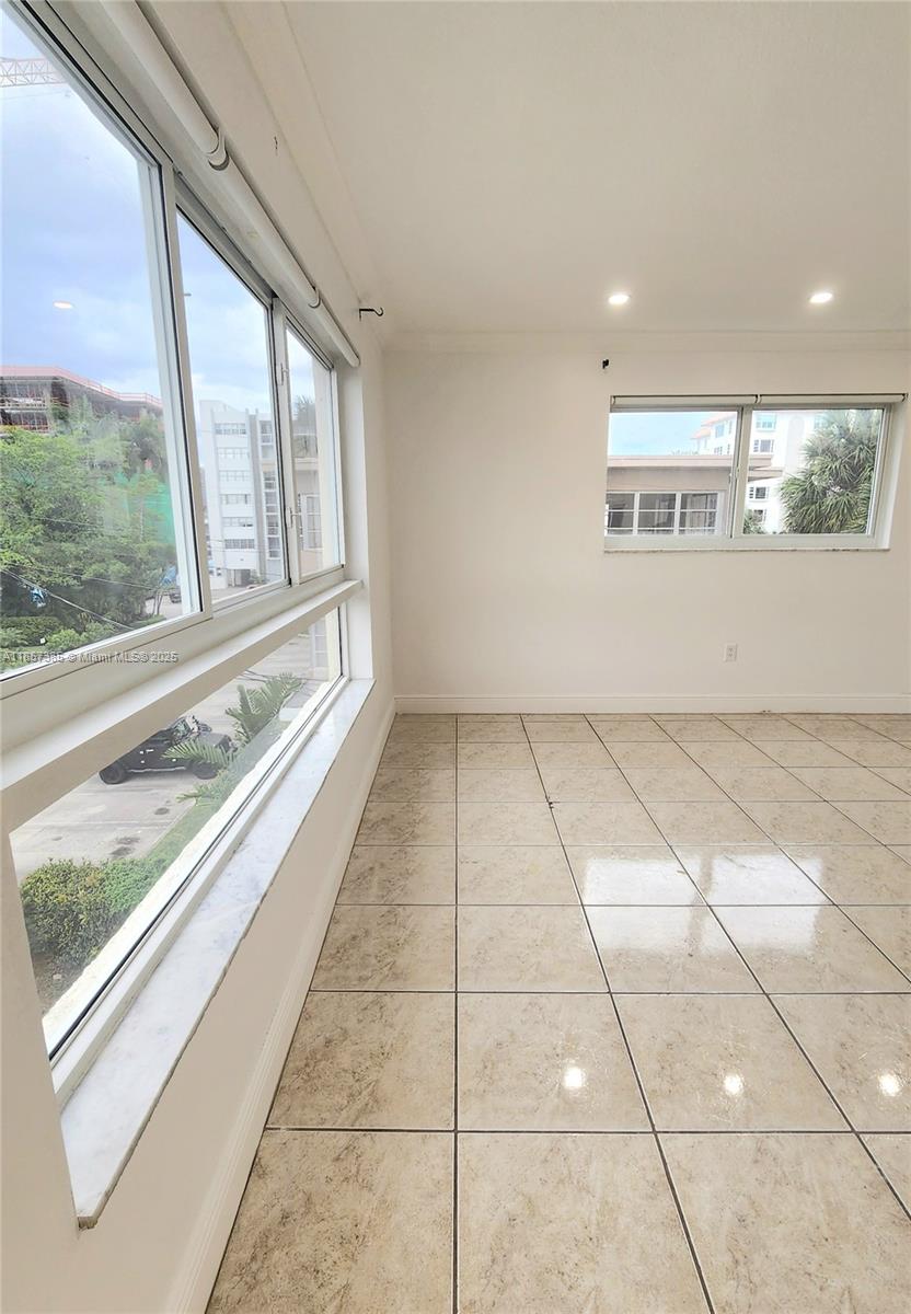 CHATILLON HALL CONDOMINIU - Residential Lease