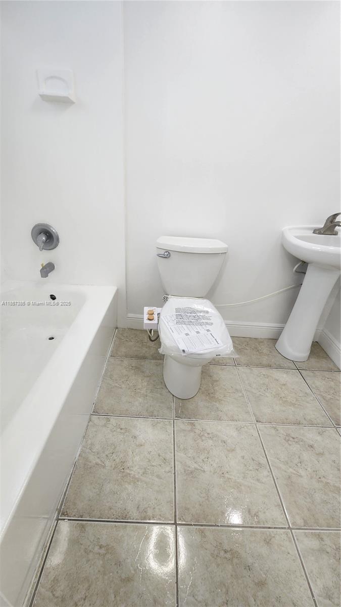 CHATILLON HALL CONDOMINIU - Residential Lease