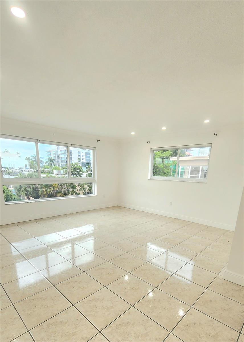 CHATILLON HALL CONDOMINIU - Residential Lease