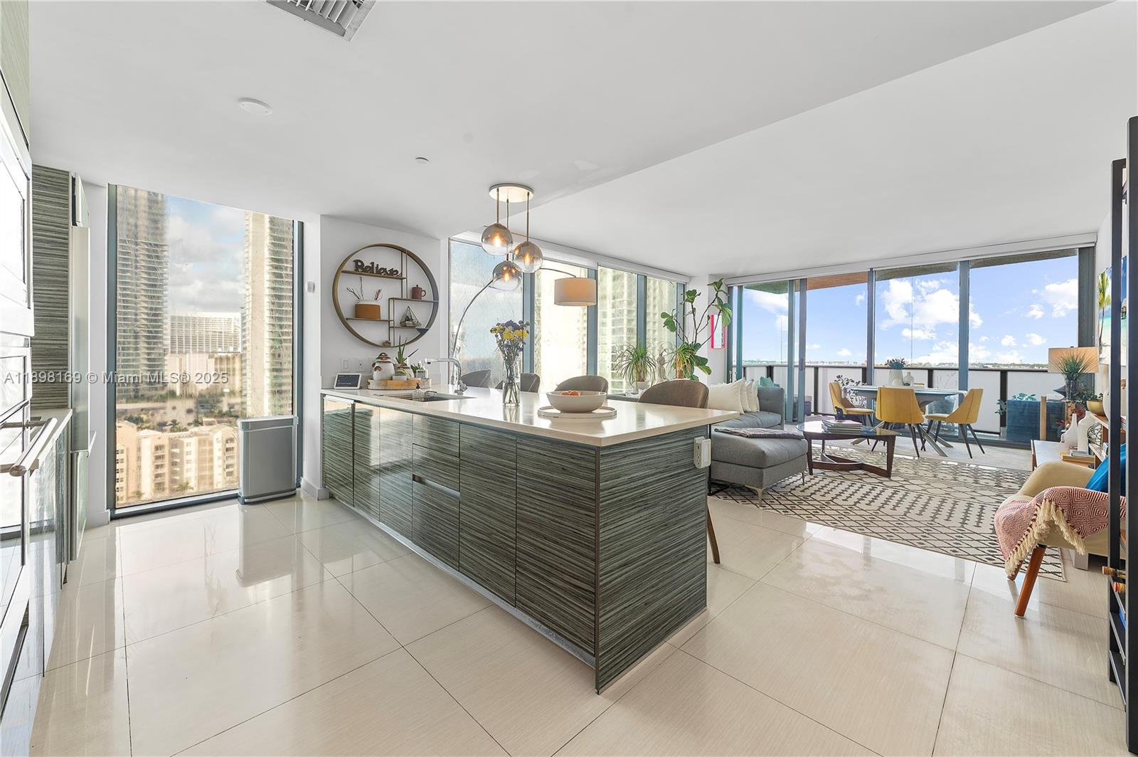 ICON BAY CONDO - Residential