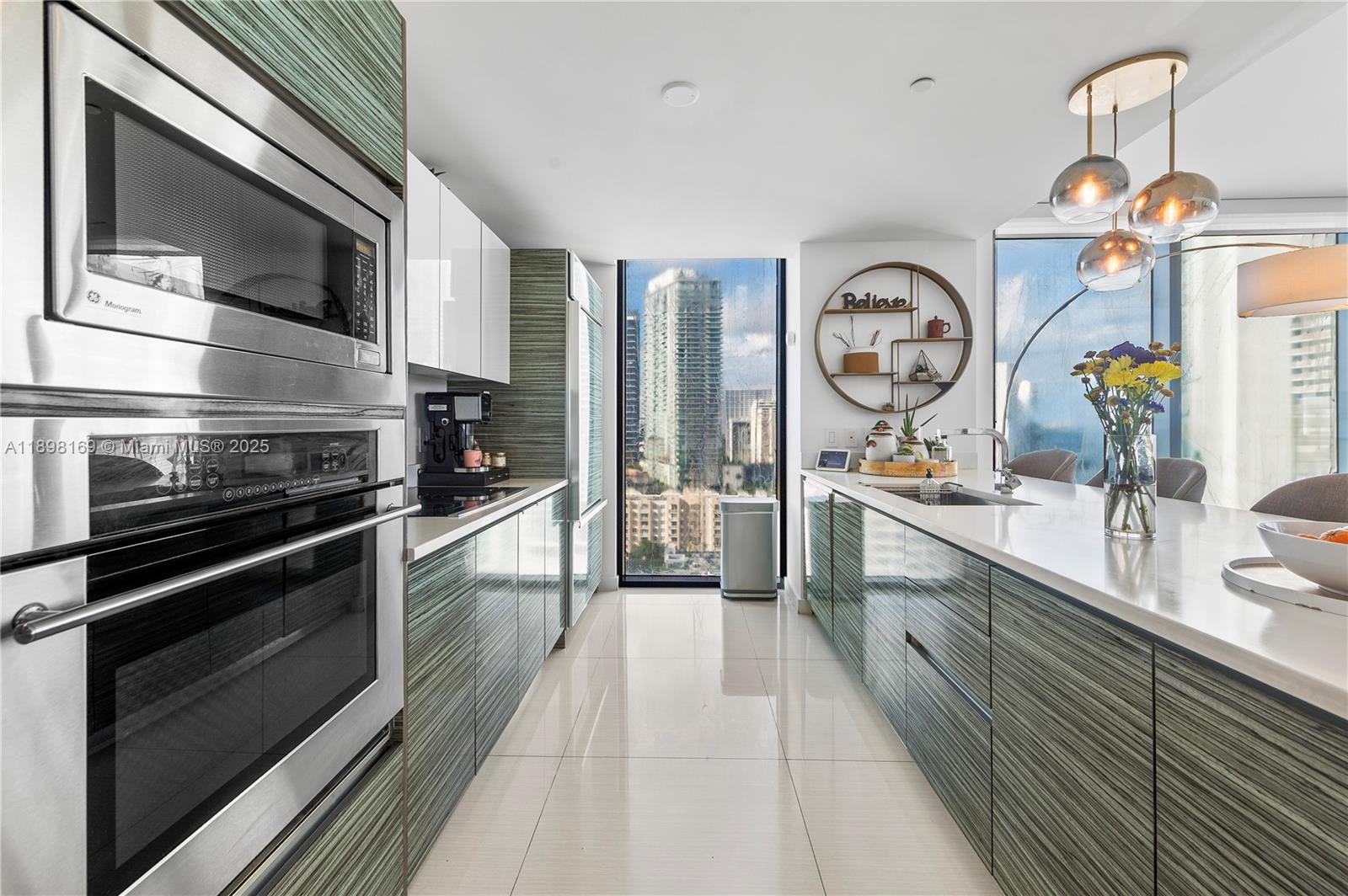 ICON BAY CONDO - Residential