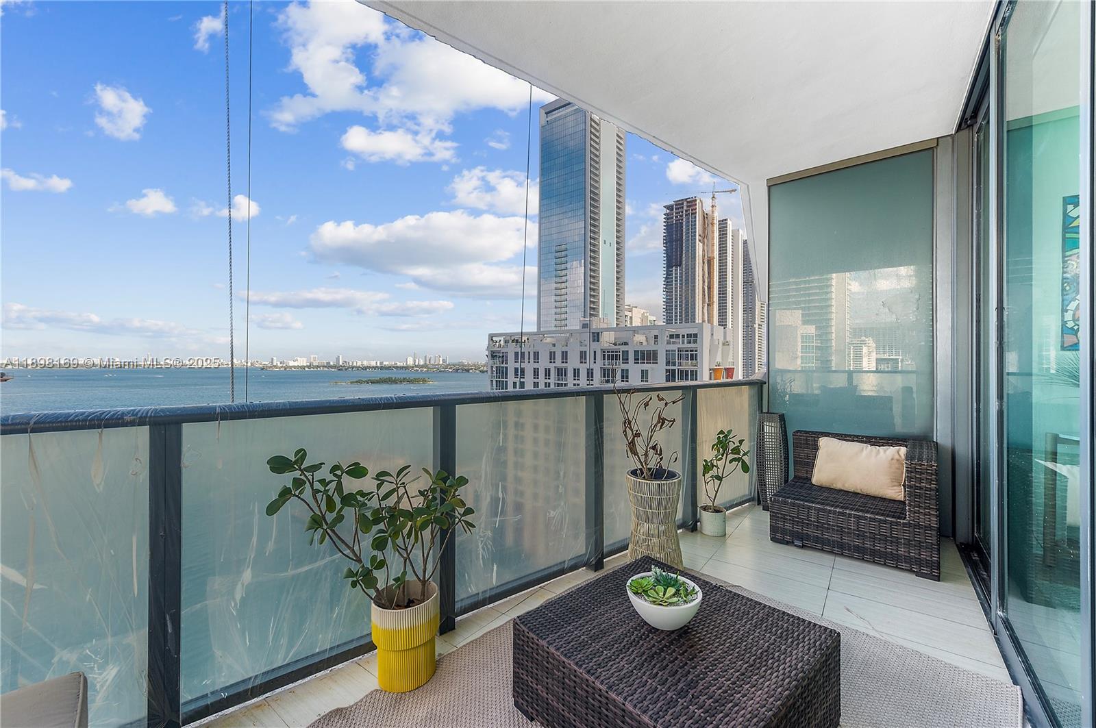 ICON BAY CONDO - Residential