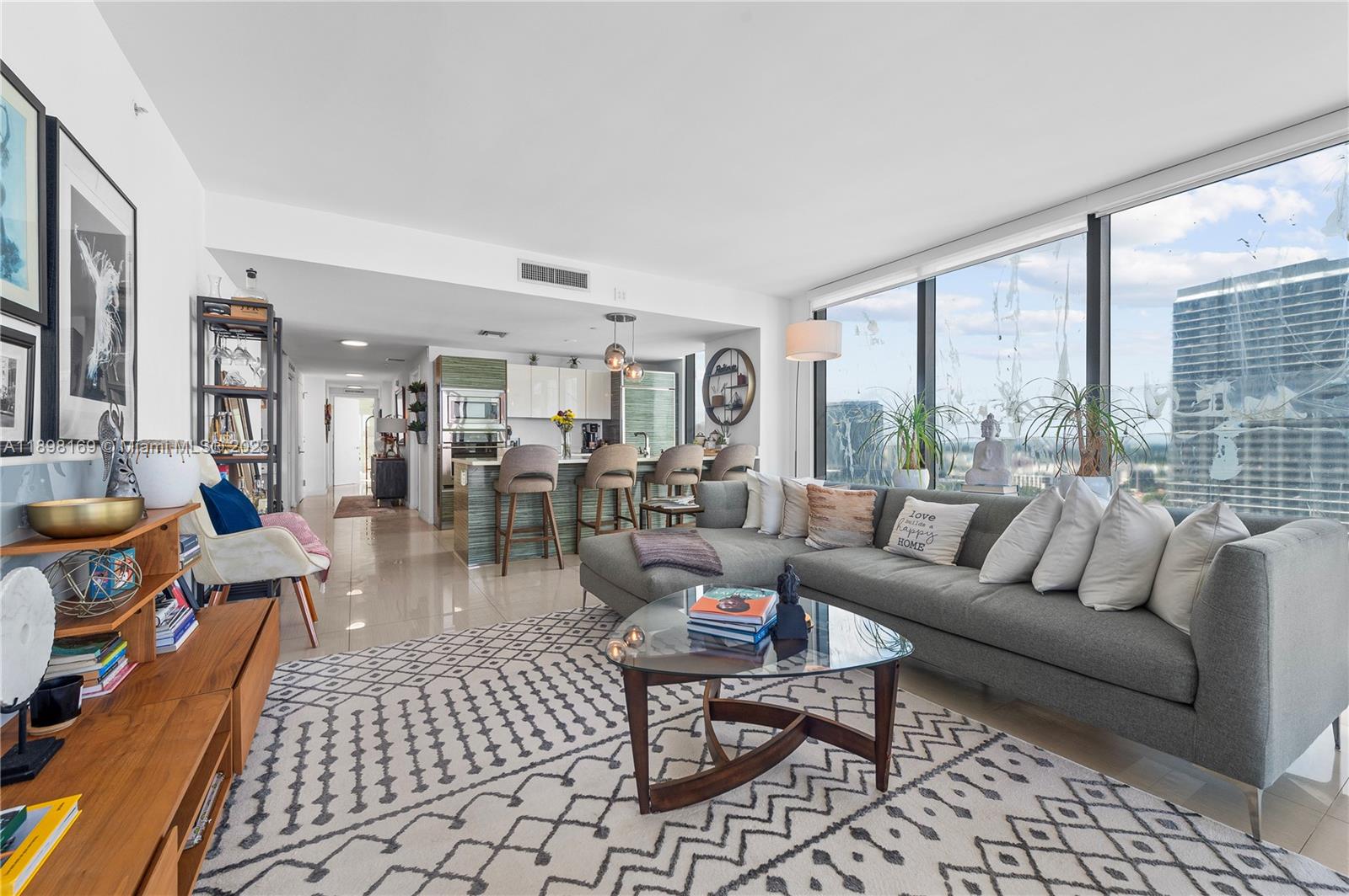 ICON BAY CONDO - Residential