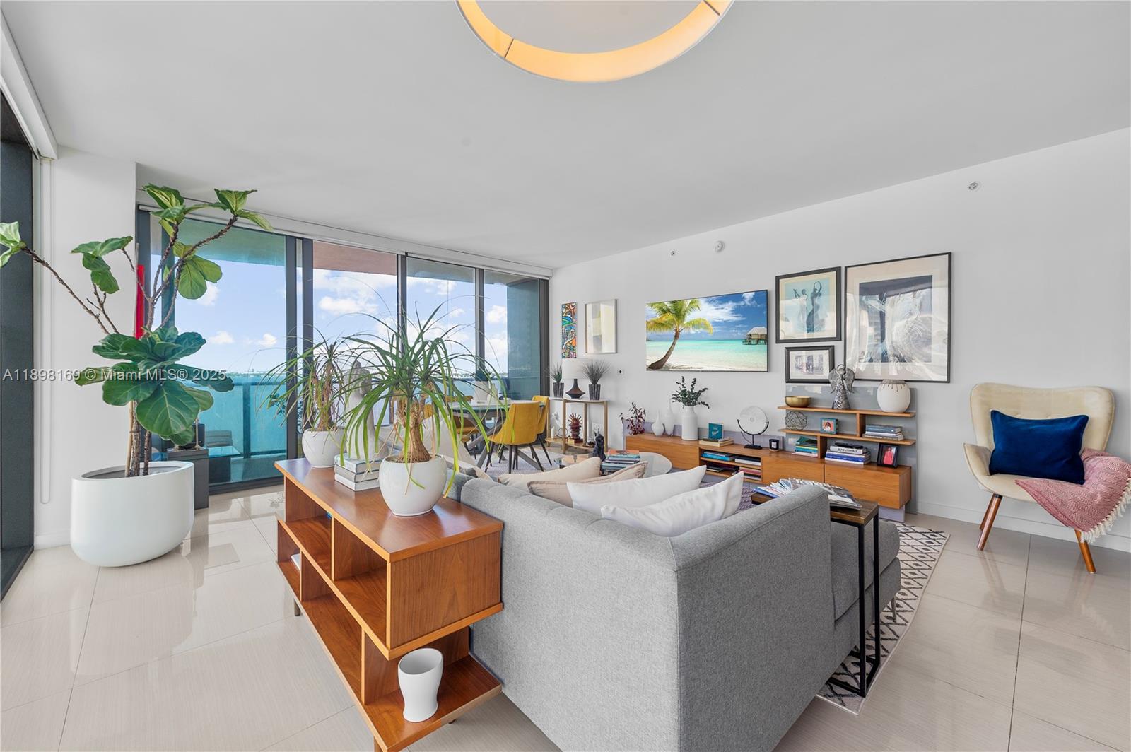 ICON BAY CONDO - Residential