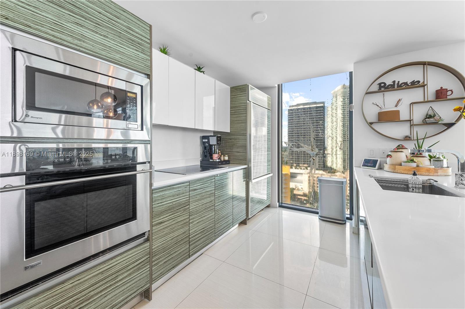 ICON BAY CONDO - Residential