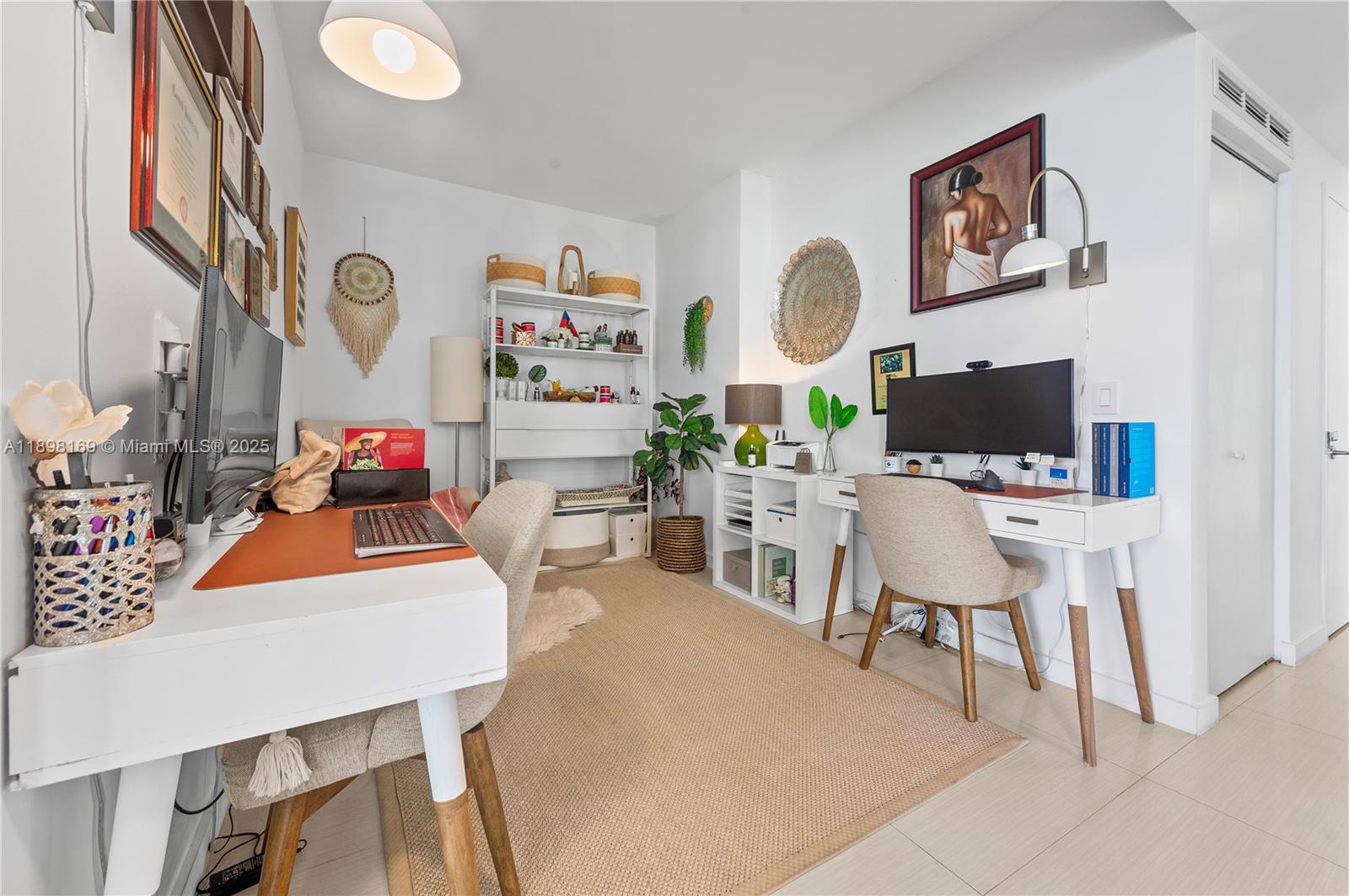 ICON BAY CONDO - Residential