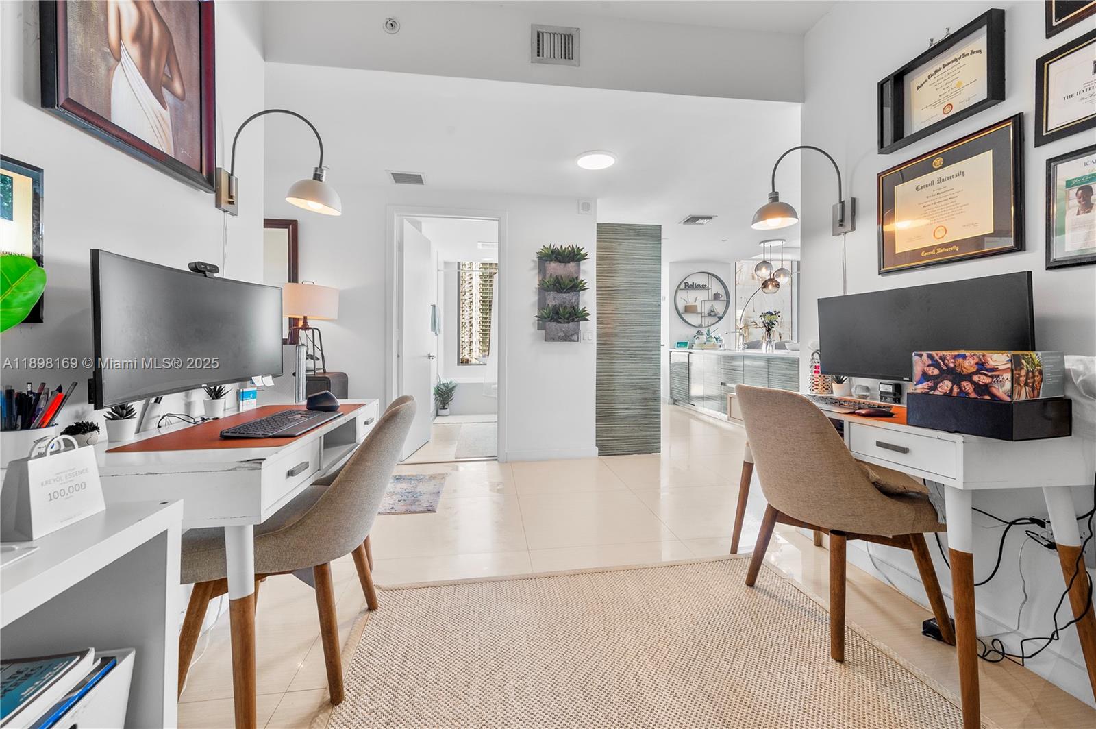 ICON BAY CONDO - Residential