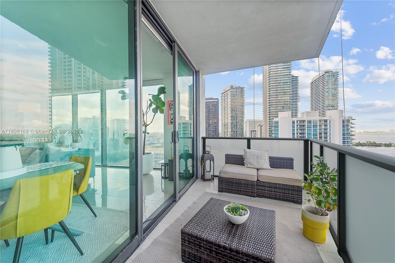 ICON BAY CONDO - Residential