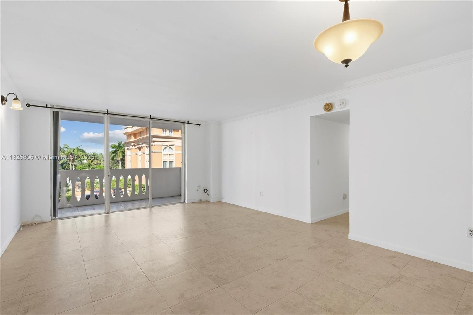 625 Biltmore Way 306