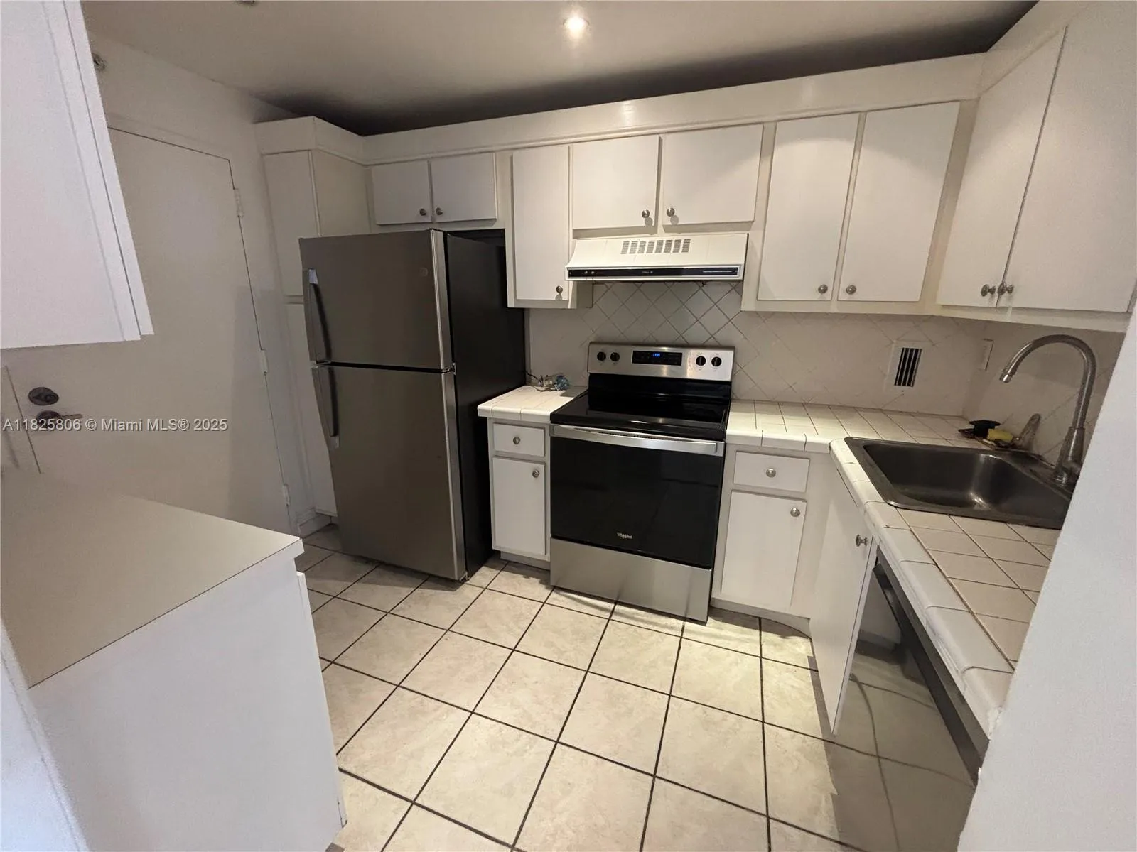 Coral Gables, Florida 33134, United States, 3 Bedrooms Bedrooms, ,2 BathroomsBathrooms,Residential,Active,156772