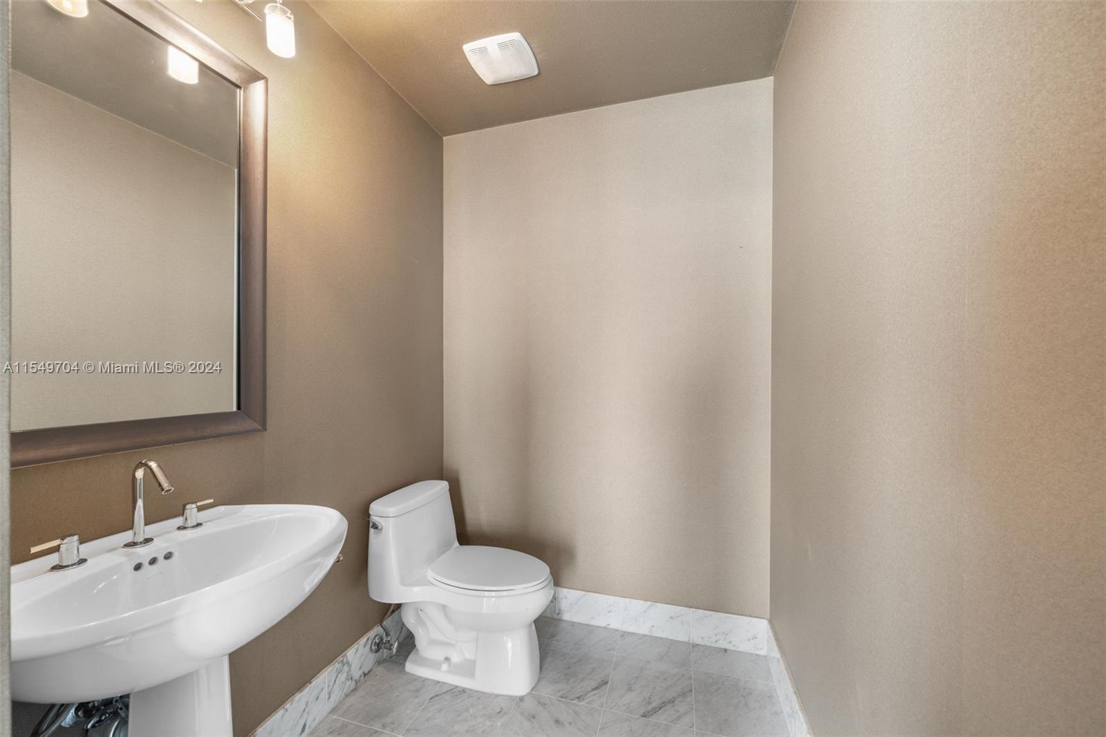 VIZCAYNE NORTH CONDO - Residential