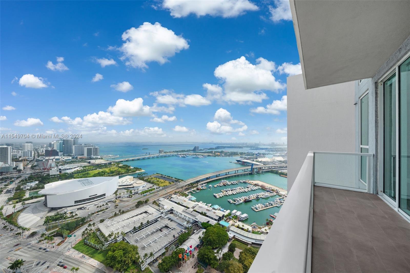 244 Biscayne Blvd UPH-4904