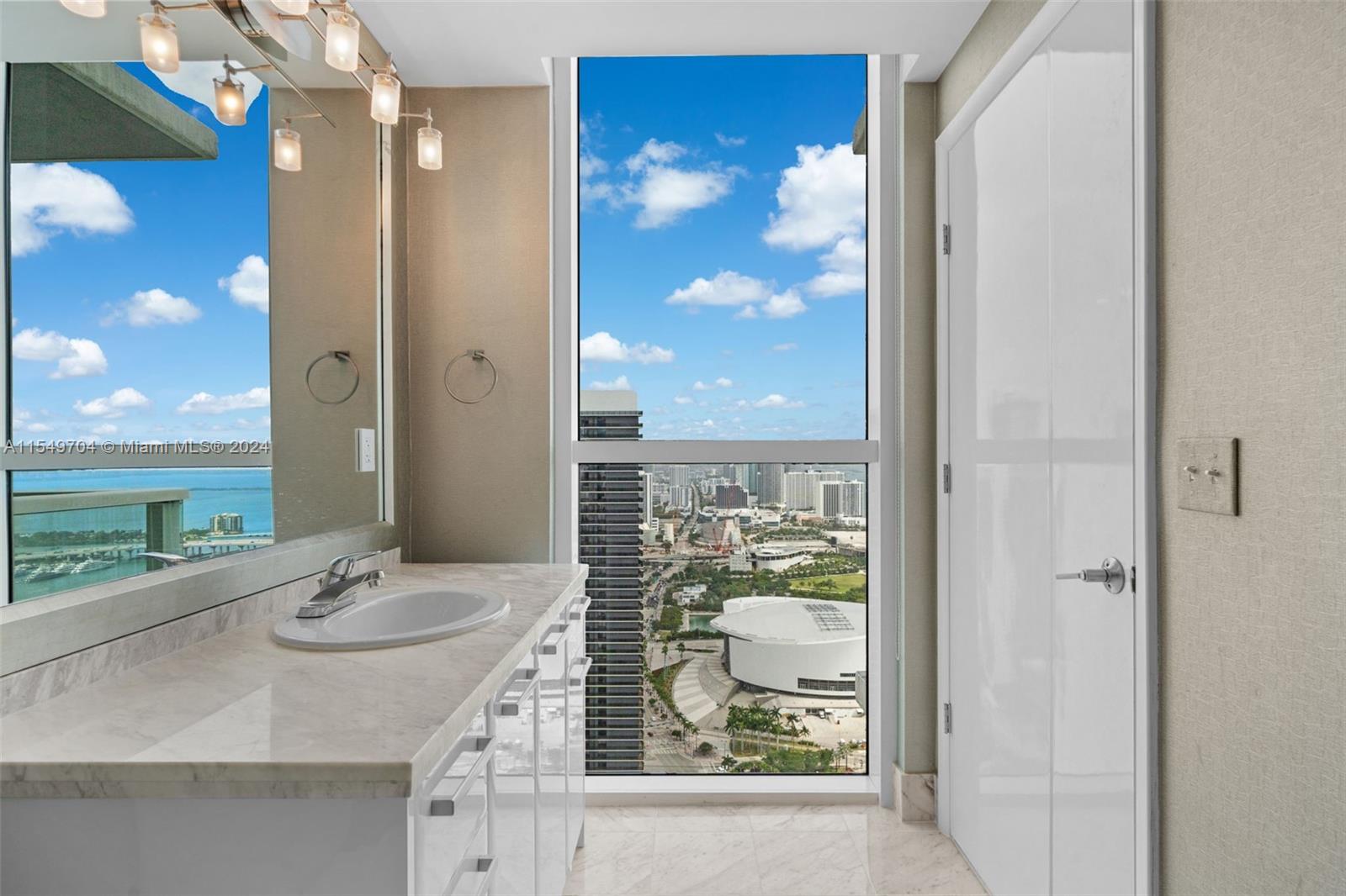 VIZCAYNE NORTH CONDO - Residential