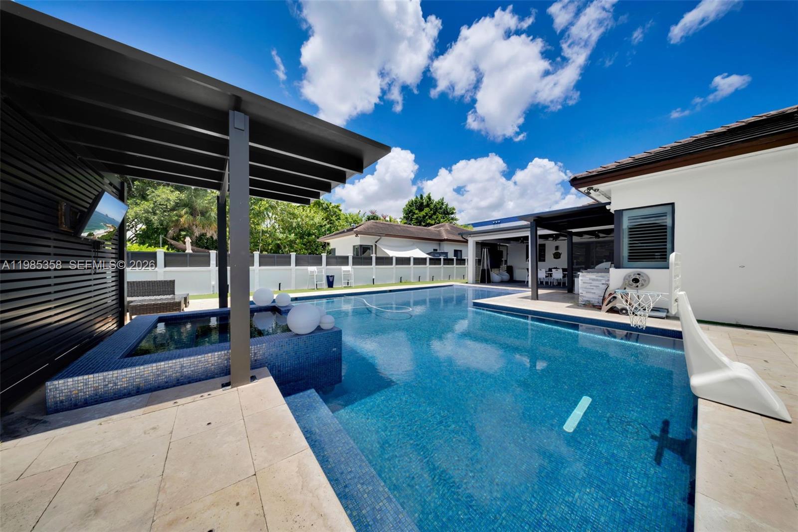 GAVICAR VILLAS - Residential