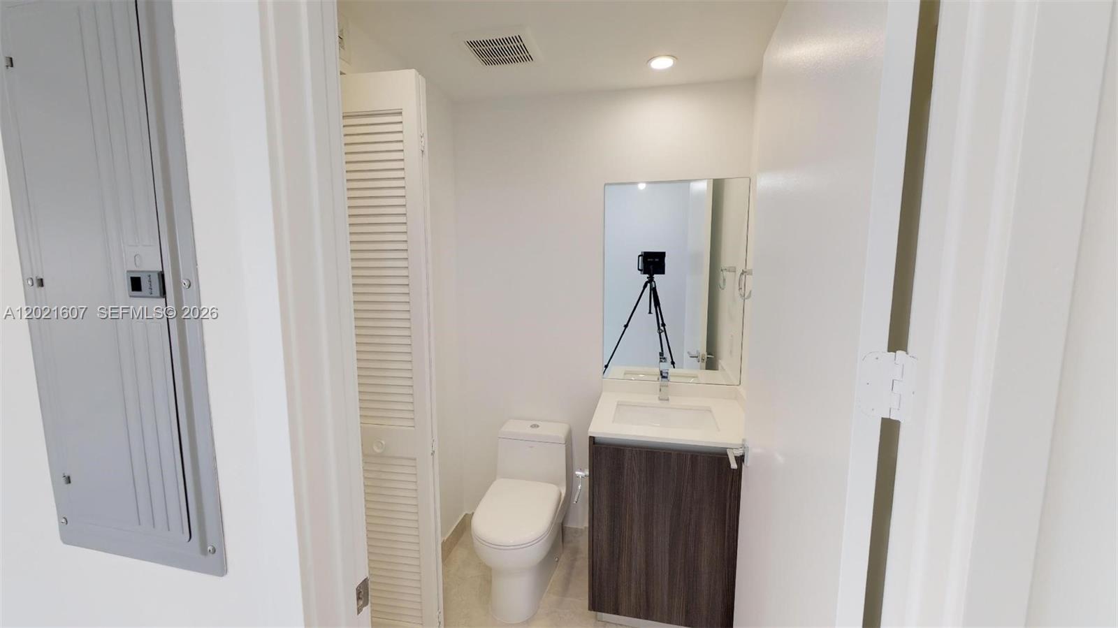 ARIA ON THE BAY CONDO - Residential