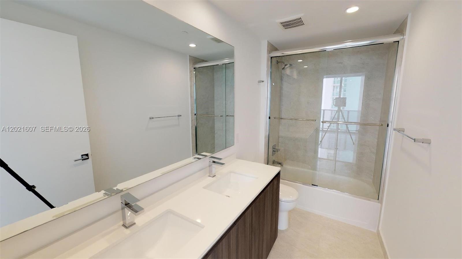 ARIA ON THE BAY CONDO - Residential