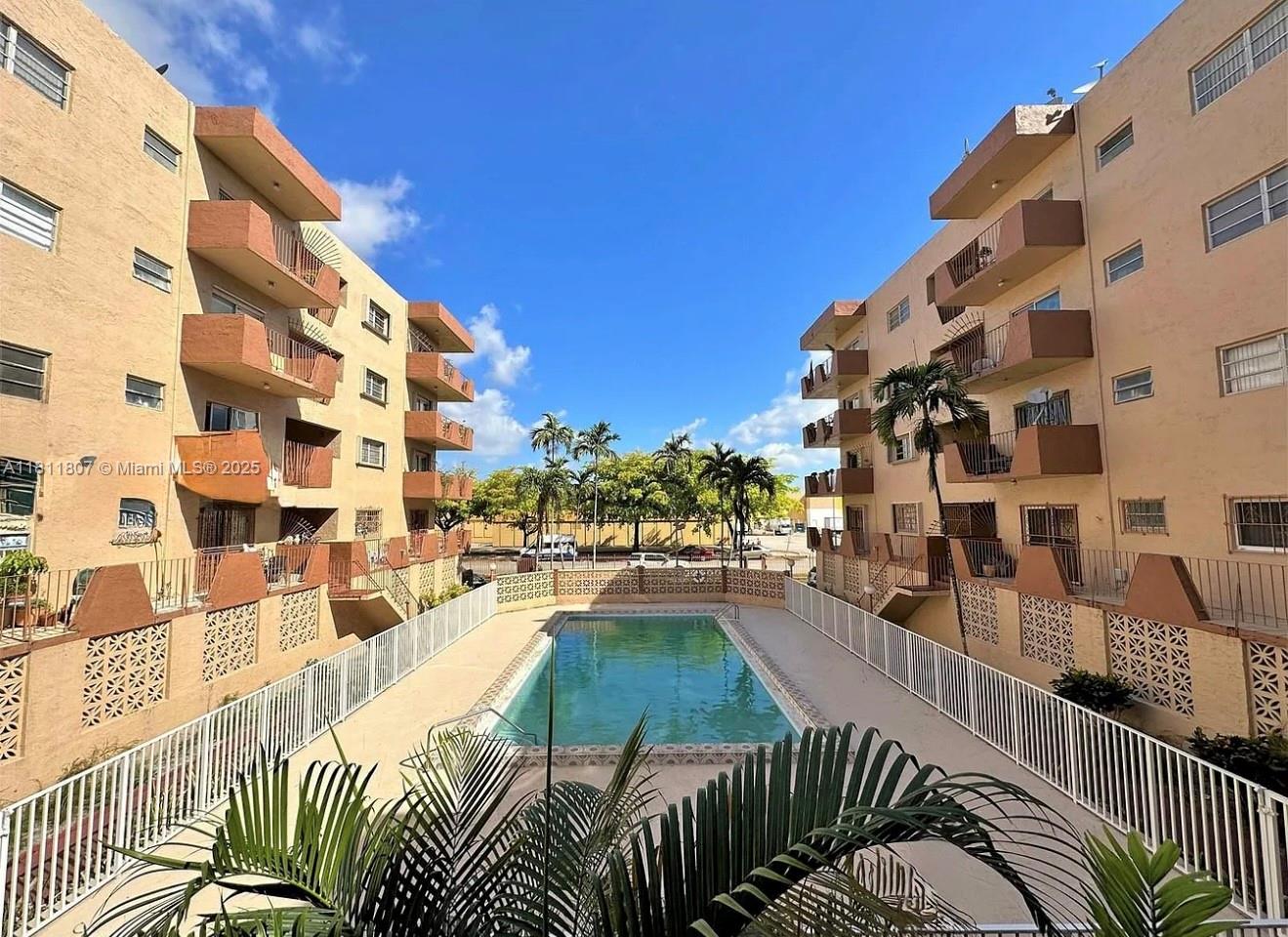 1630 W 46th St 305D, Hialeah, Miami-Dade County, Florida - 3 Bedrooms  
2 Bathrooms - 