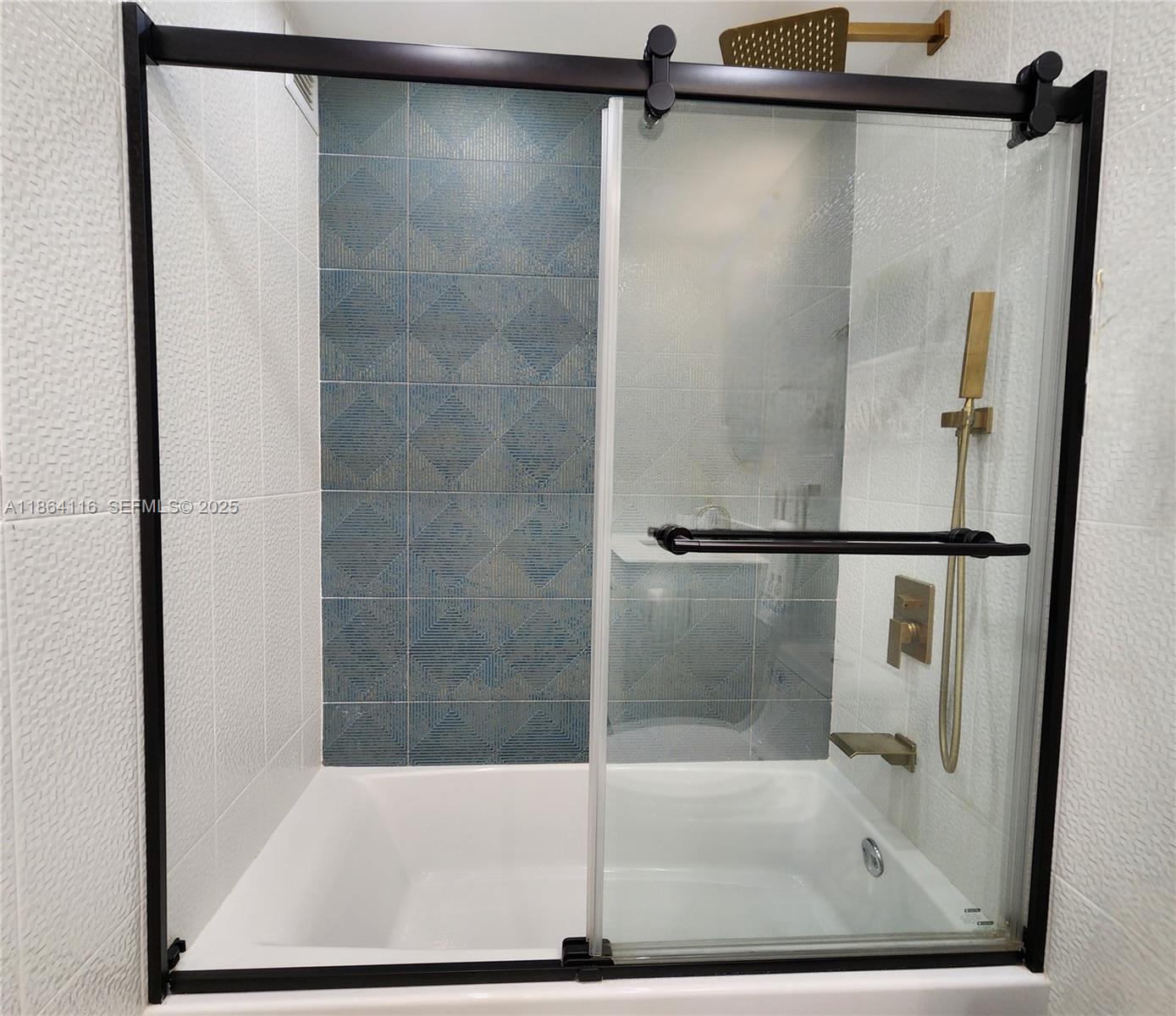 ALEXANDER TOWERS CONDO - Residential