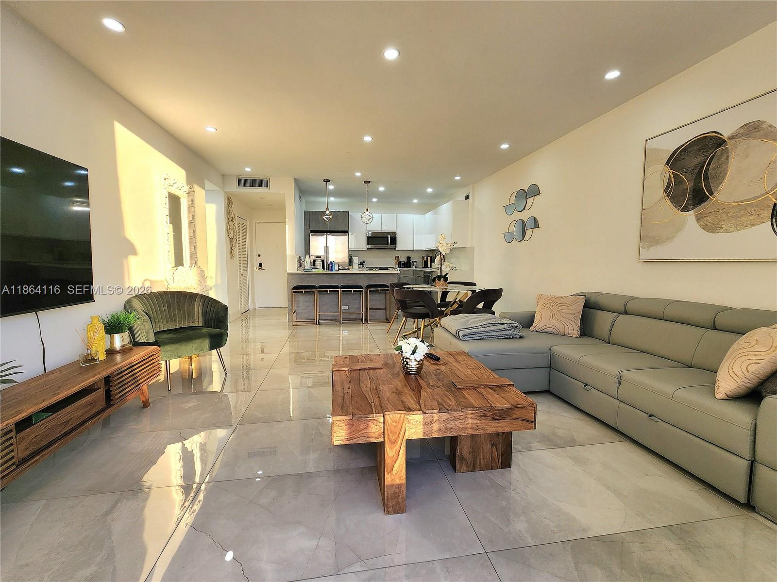 ALEXANDER TOWERS CONDO - Residential