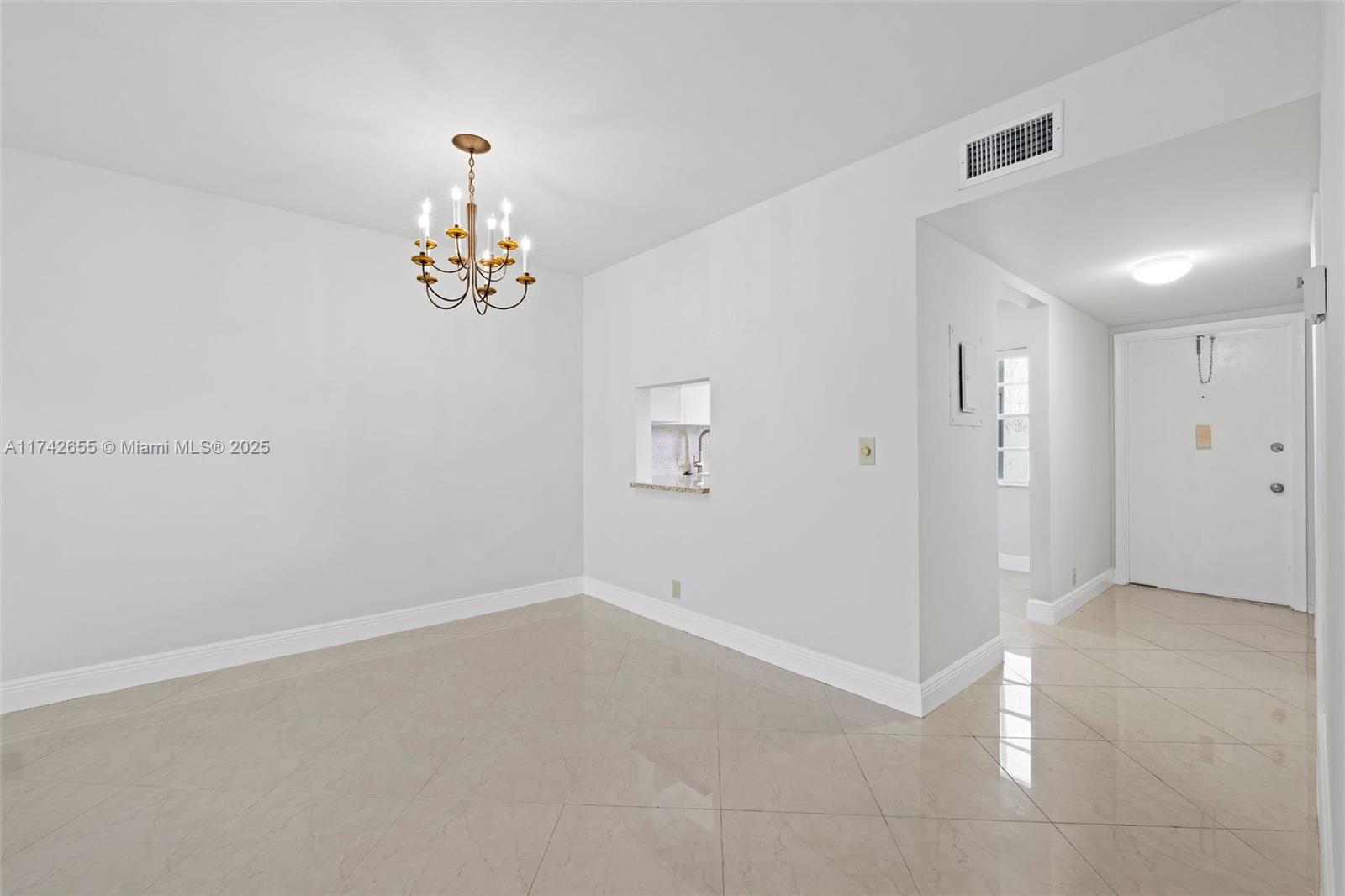 GOLDEN LAKES VILLAGE COND - Residential