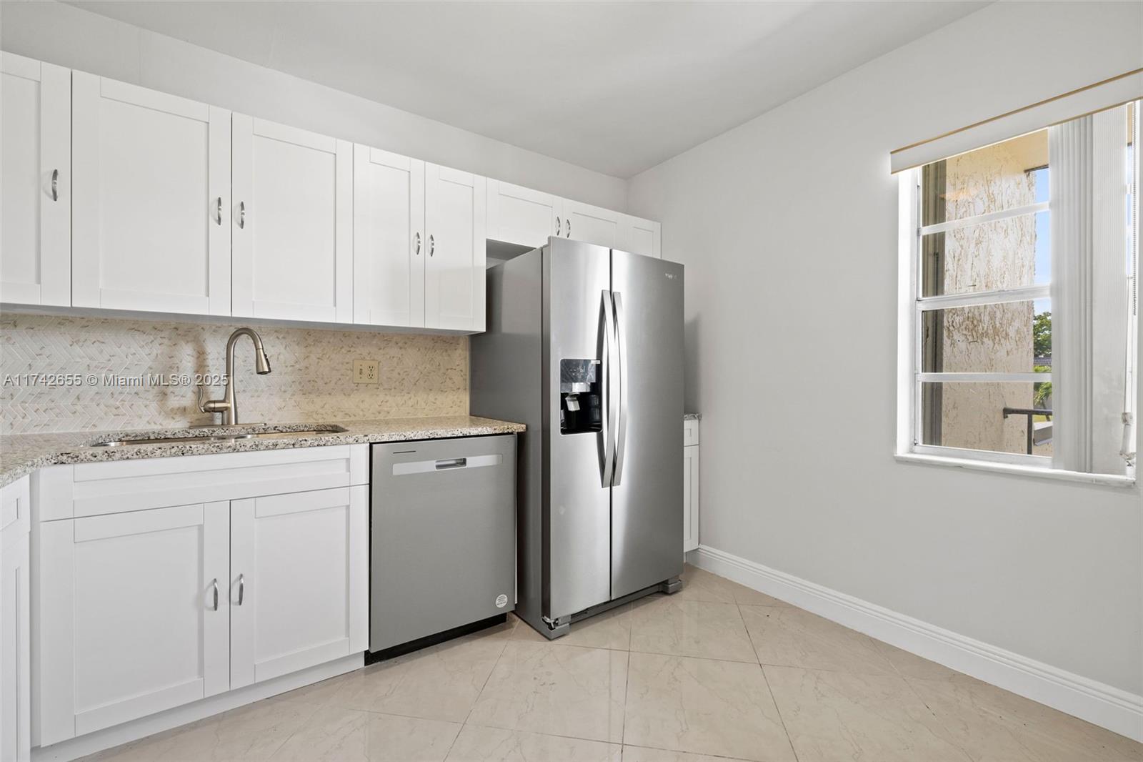 GOLDEN LAKES VILLAGE COND - Residential
