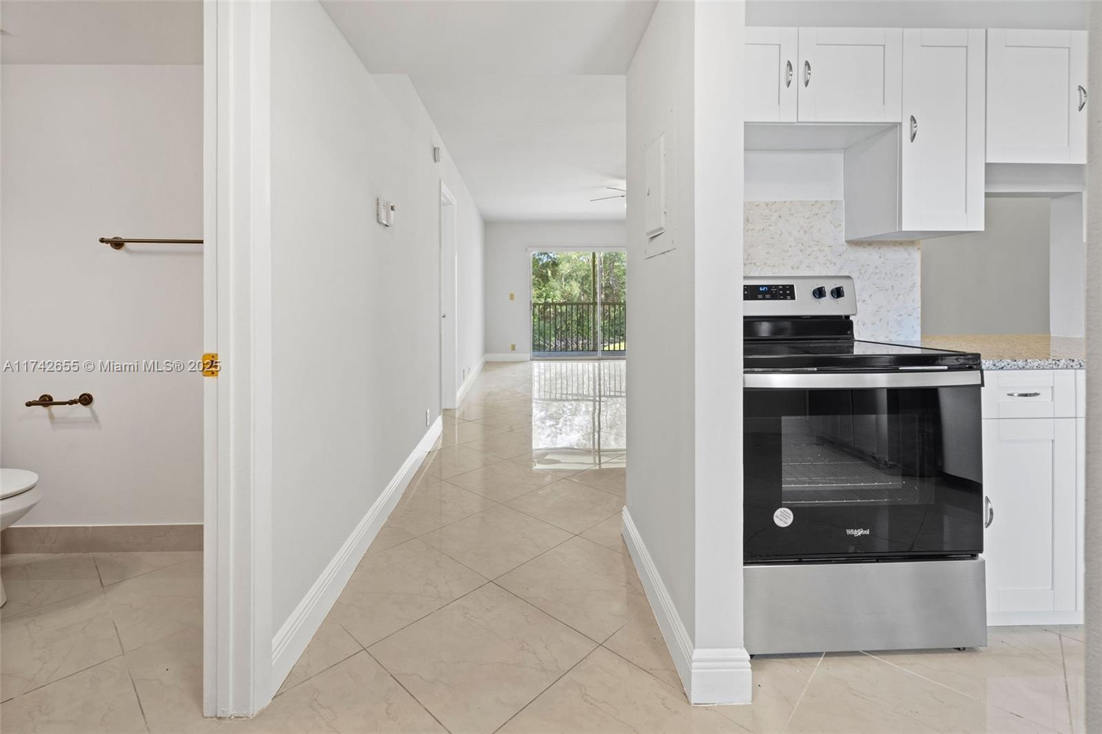 GOLDEN LAKES VILLAGE COND - Residential