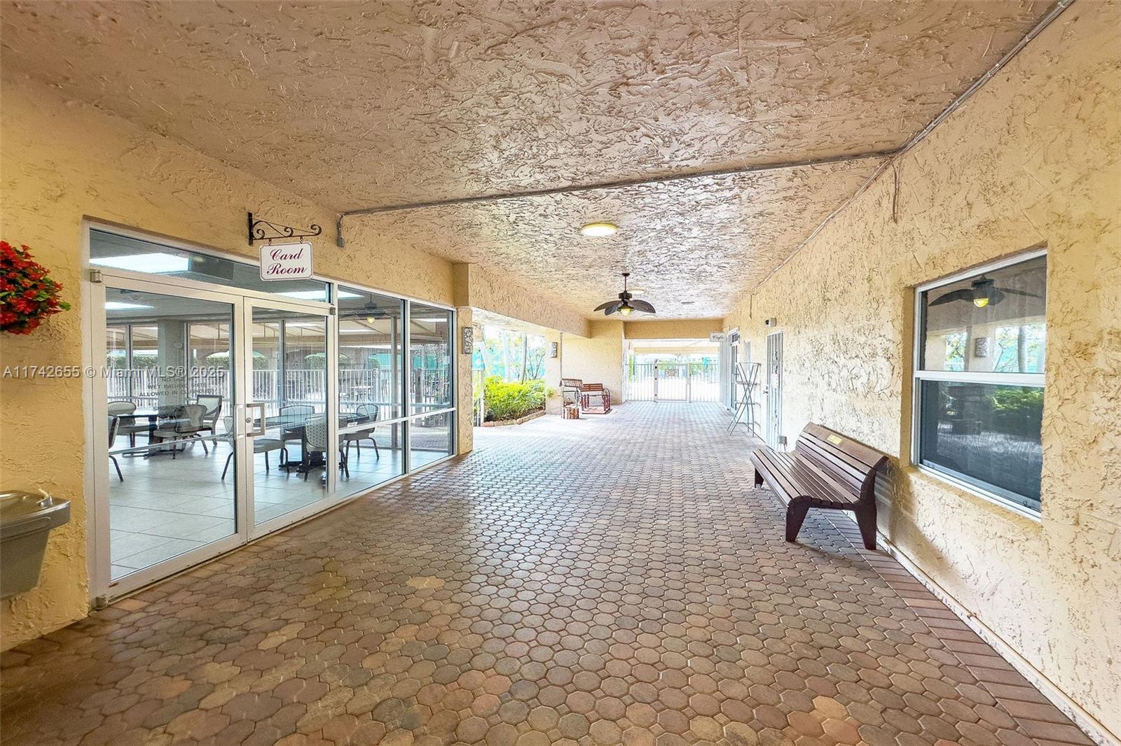 GOLDEN LAKES VILLAGE COND - Residential
